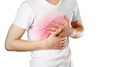 역류성식도염,  목에 무언가 걸렸다면  자가진단 해보자…  식도 상하는 습관 및  식도염에 나쁜 음식