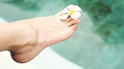 엄지발가락 통증이 느껴진다면 무지외반증과 통풍을 의심해보자