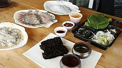 제주 성산일출봉 근처 가볼만한 곳… 현지인 찾는 표선 회포장 맛집 '제주도 신산포구자연산횟집'