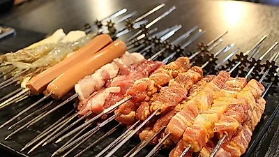 모임 많은 5월 가정의달, 장소 컨셉은 이색 메뉴에 가성비…홍대 맛집 탐방 '하이양꼬치'