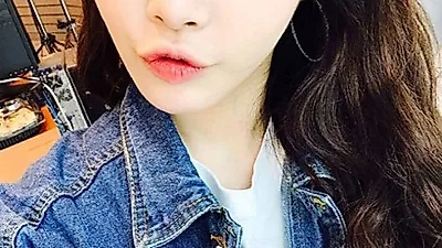 초근접 사진 속 맑은 피부...청하, '봄햇살 보다 화사한'