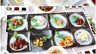 통영맛집 '궁전횟집', 에메랄드빛 푸른 통영 바다 전망 바라보며 식사할 수 있는 곳