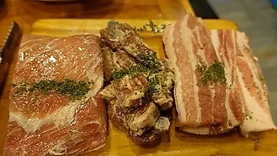 와인으로 숙성한 품질 좋은 삼겹살, 일산 백석역 맛집 '위대한화로'