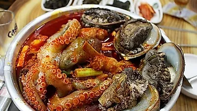 덕산맛집 '태봉한우면옥' KBS2 생생정보 출연, 22종 한약재와 온천수로 만든 '해물 닭볶음탕' 소개
