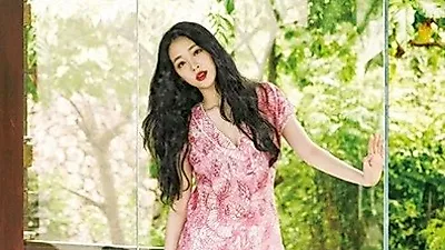 YG 지드래곤 설리, 하의실종 각선미 '눈길'...비현실적 11자 다리라인 보니?
