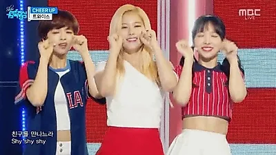 [스타☆톡] 트와이스, '치어 업(CHEER UP)' 안무에 당황한 사연은?