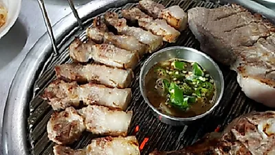 제주도 중문 흑돼지 맛집 '돈가득', 5월 식도락 여행으로 인기