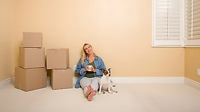 4 cosas que los dueños deben tener en cuenta al mudarse con una mascota