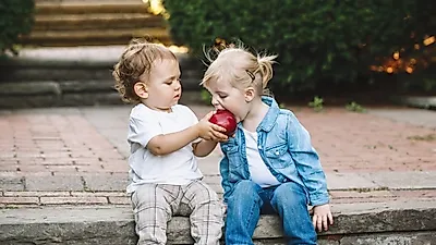동생이 태어나면 질투심이 생긴다?...우애를 위한 부모의 역할