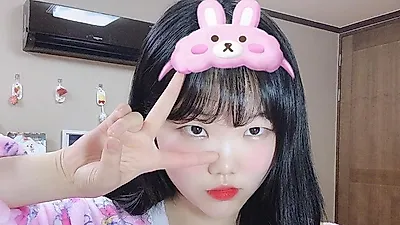 '사람들이 움직이는 게' 악동뮤지션 이수현 근황은? '최연소 라디오 DJ'.. 나이 김새론보다 언니?