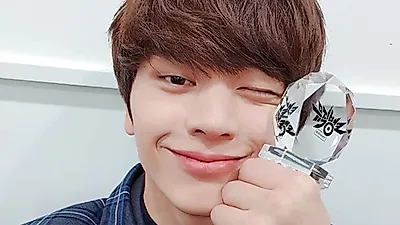 '식빵 굽는 남자' 육성재 10대 실검 잡았다! 인간으로 변신하는 고양이와 집사인 자취생 동거 로맨스