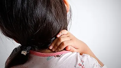 가벼운 목디스크  그냥 둘 경우  손가락 감각 떨어져…  목디스크를 치료하는 체조
