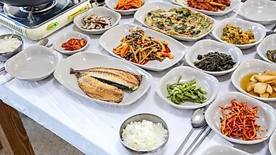 괴산 산막이옛길 맛집 '산막이아리랑전주식당', 자연산 식재료로 만든 정성 가득 한식 밥상