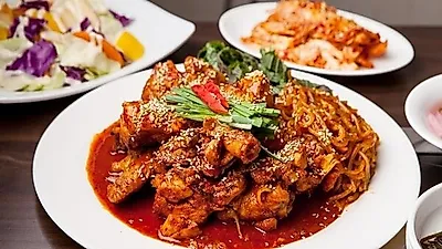 집에서 쉽게 해먹을 수 있는 닭갈비…춘천이 닭갈비로 유명해진 이유?