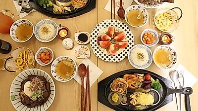 홍대맛집 '히네꼬'에서 최고등급 냉장 스테이크를 푸짐하게 맛볼 수 있어