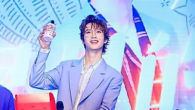 중국판 프로듀스 101 '청춘유니' 진유유, 생일파티서 팬들에게 '포뮬라오브뷰티' 제품 선물