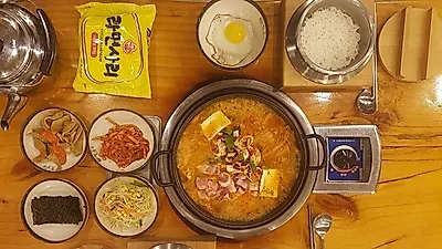 인천 부평시장역 김치찌개, 삼겹살 고기집, 회식장소로 적합한 맛집탐방