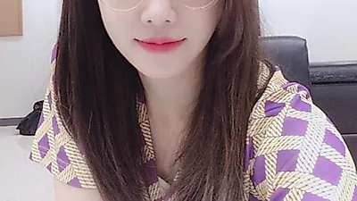 이유리, '목사님 사모님?' 20대에 이미 결혼...남편은 어떤 사람?