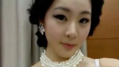 신수지, 옆이 푹 파인 '화사해' 반짝반짝 화려한 댄스의상