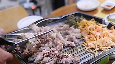 제주 애월 흑돼지 맛집 '누렁소앤도새기', 텃밭 활용한 채소재배 및 신선함 제공