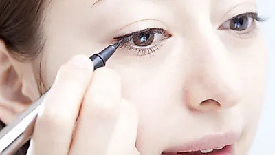 [아이라이너 추천] 아이유? 레드벨벳 슬기? 눈매 별 '아이라인 그리는 법'