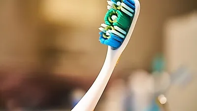 자외선 칫솔 살균기, 꼭 써야 할까?