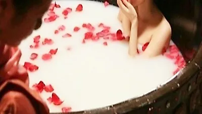 장서희, "5만 리터 우유에 몸 담근 채 목욕했다"...이유 알고 보니