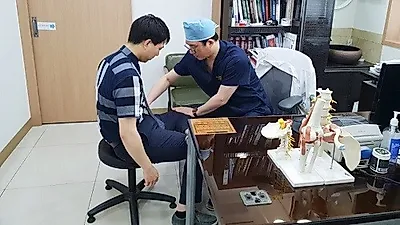 잘못된 앉는 습관이 원인인 골반통증, 더 큰 질환 불러올 수 있어