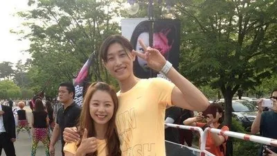 나 혼자 산다 김연경 옆에서 박수진 키 굴욕? "나무 옆에 붙은 매미"