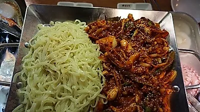 강릉주문진맛집 '영진댁', 푸짐한 대왕철판 판매