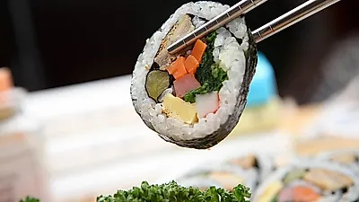 [간단한 요리]  기본 재료로 맛있는 '김밥 만들기' 자취생 요리로 제격