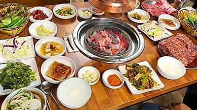 싱그러운 산정호수에 식도락 명소까지...포천 이동갈비 맛집 여행 '이동정원갈비'