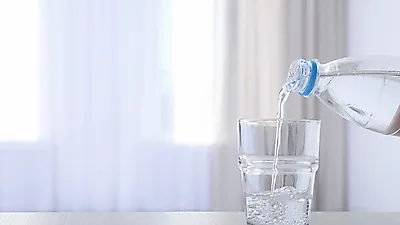 물 대신 마실 수 있는 차는? 물 대용으로 마시면 부작용 생기는 차도 있어...물 많이 마시면 좋은 점, 하루 물 권장량까지!