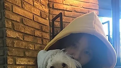 걸스데이 민아, 반려견과 후드티 커플룩 완성!