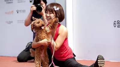[포토]강아지 요가 선보이는 노나미 수의사