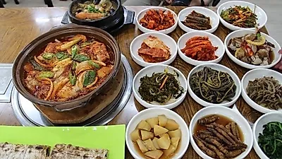 제주 표선 채소 직접 재배하는 갈치조림 맛집 '동산식당', 신선한 메뉴 제공