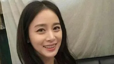 비 김태희 임신15주차, 화사함 그대로...누드톤 산들산들 드레스