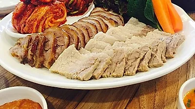 '족발 ' 알코올 해독 숙취예방 효과로 회식메뉴로 인기, 사당역 맛집 '장원족발보쌈'