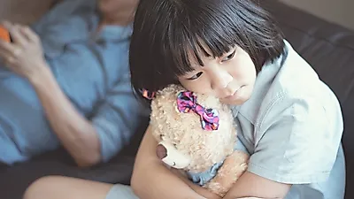 떼쓰고 소리 지르는 아이, 부모의 관심이 필요하기 때문
