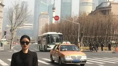 유미, 시크한 올블랙 패션 '걸크러쉬 매력 발산'