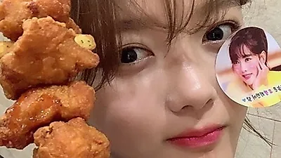 '초근접샷도 거뜬' 김유정, 일단 뜨겁게 청소하라(일뜨청) 22일 결방 아쉬움 달래