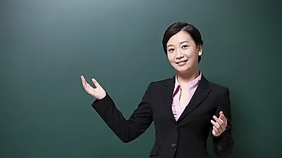[정책꿀팁]  근로자도 신청할 수 있어… '내일배움카드' 써서  많은 것을 배울 수 있어