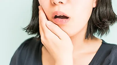 턱관절 통증 방치하면 '턱 비대칭' 올 수 있어