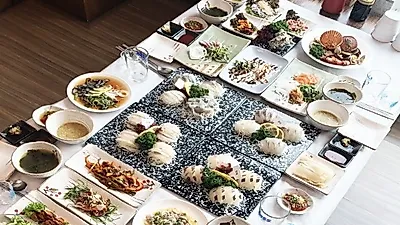 부산 광안리 맛집 '지우횟집', 합리적 가격의 코스요리와 점심특선 제공