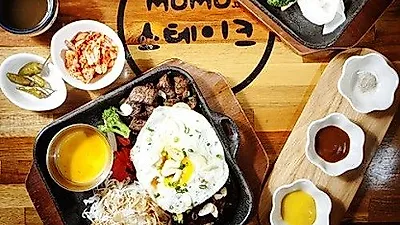 가성비 좋은 연말 모임, 스테이크 전문 홍대 맛집 '모모스테이크'
