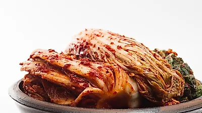 한국인의 대표음식 김치를 이용한 김치말이냉면 만드는 법