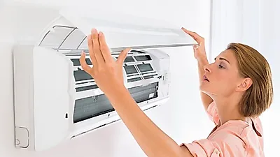 에어컨 청소 잊지 않으셨죠? 벽걸이·스탠드 에어컨 필터 셀프 청소 방법...에어컨 추천 지금 사면 저렴할까