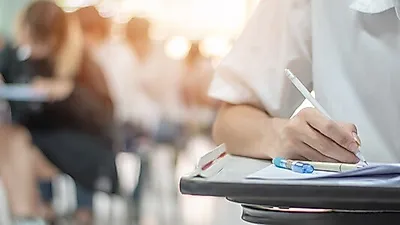 [수험생Tip] 스펙 올리기에 필수인 '토익' 유의사항 및 준비물  빠짐없이 체크하고 고득점 차지하자!