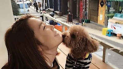 신다은, 반려견과 뽀뽀샷 "우리 서로 사랑해요"