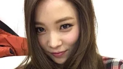 윤소희, 강아지 안고 빙그레 미소 "상돌이 넘 귀여워요"